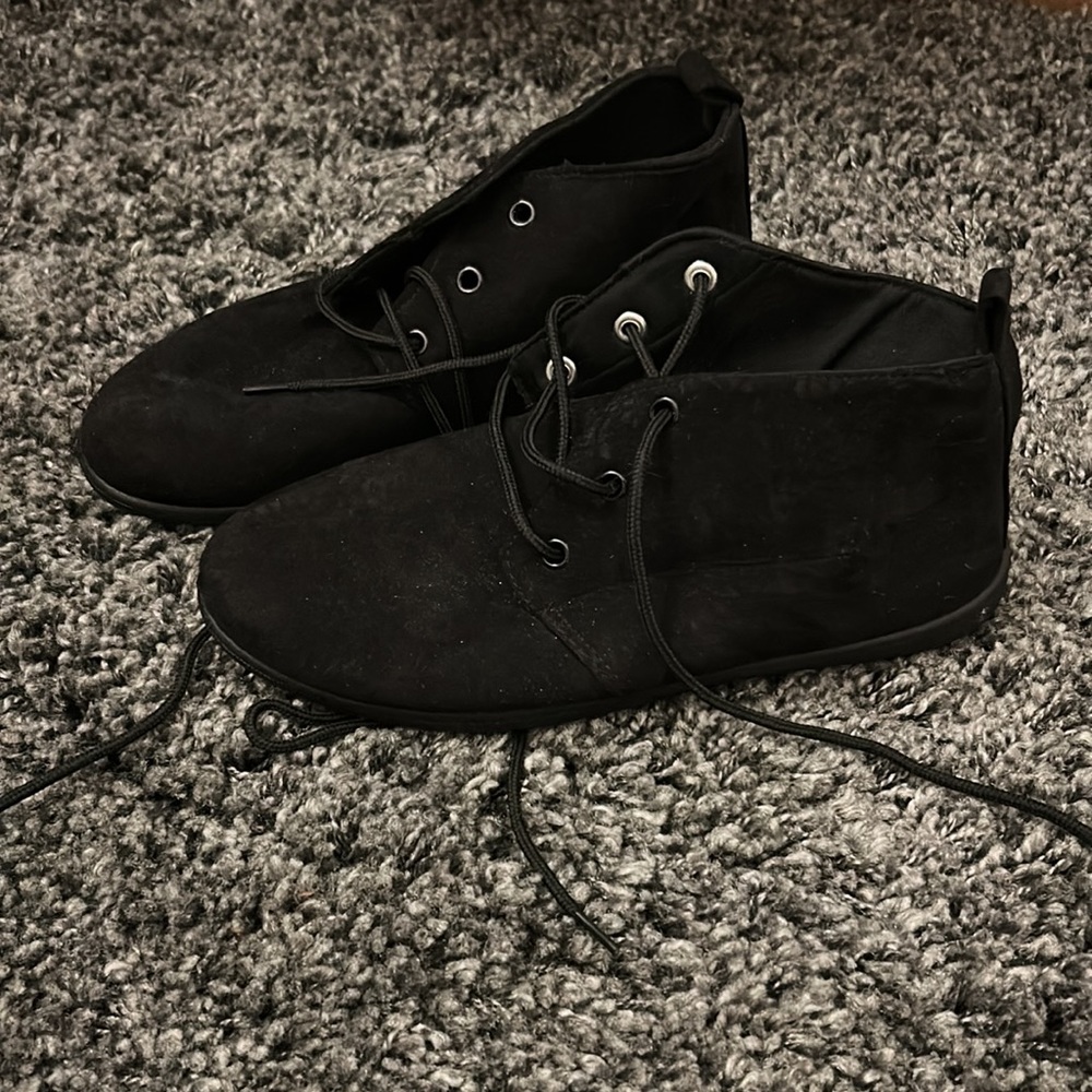 Women’s booties brand new black size 6